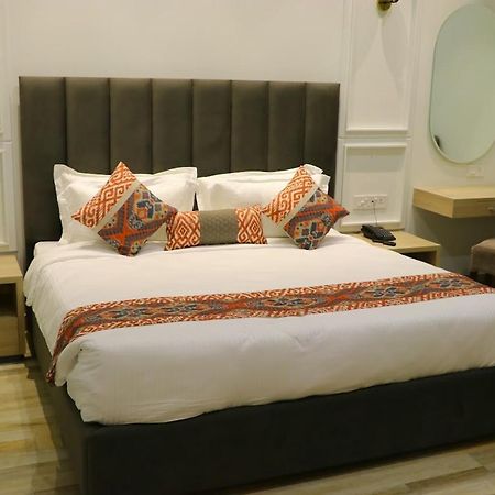 Hotel Elegance Regency à Khanna  Extérieur photo